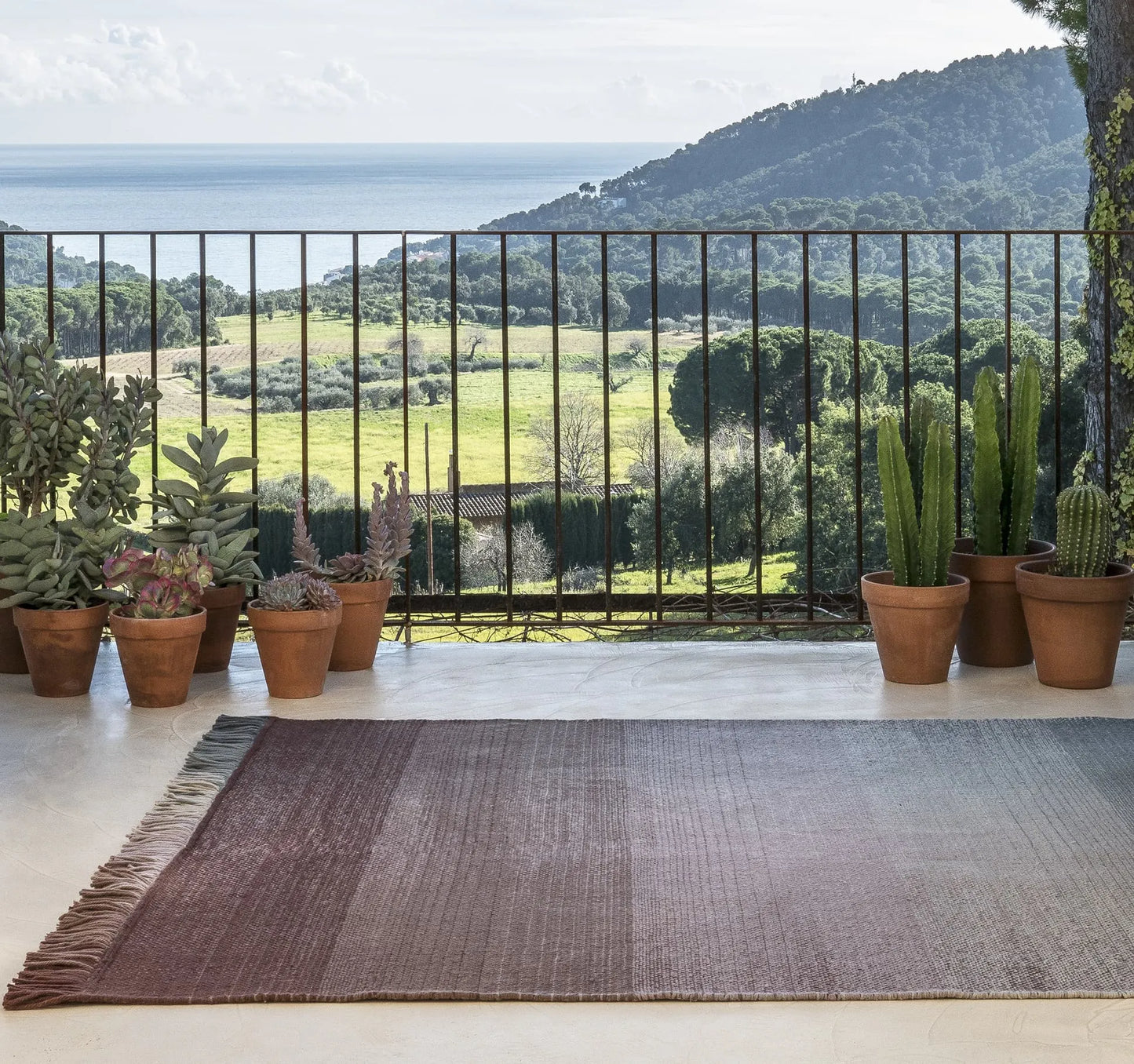 SHADE OUTDOOR